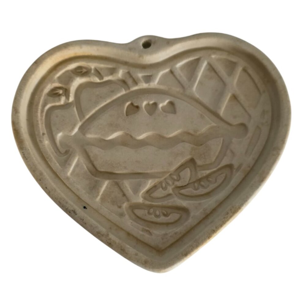 Vintage Pampered Chef Stoneware Baking Stone Heart with Apple Pie